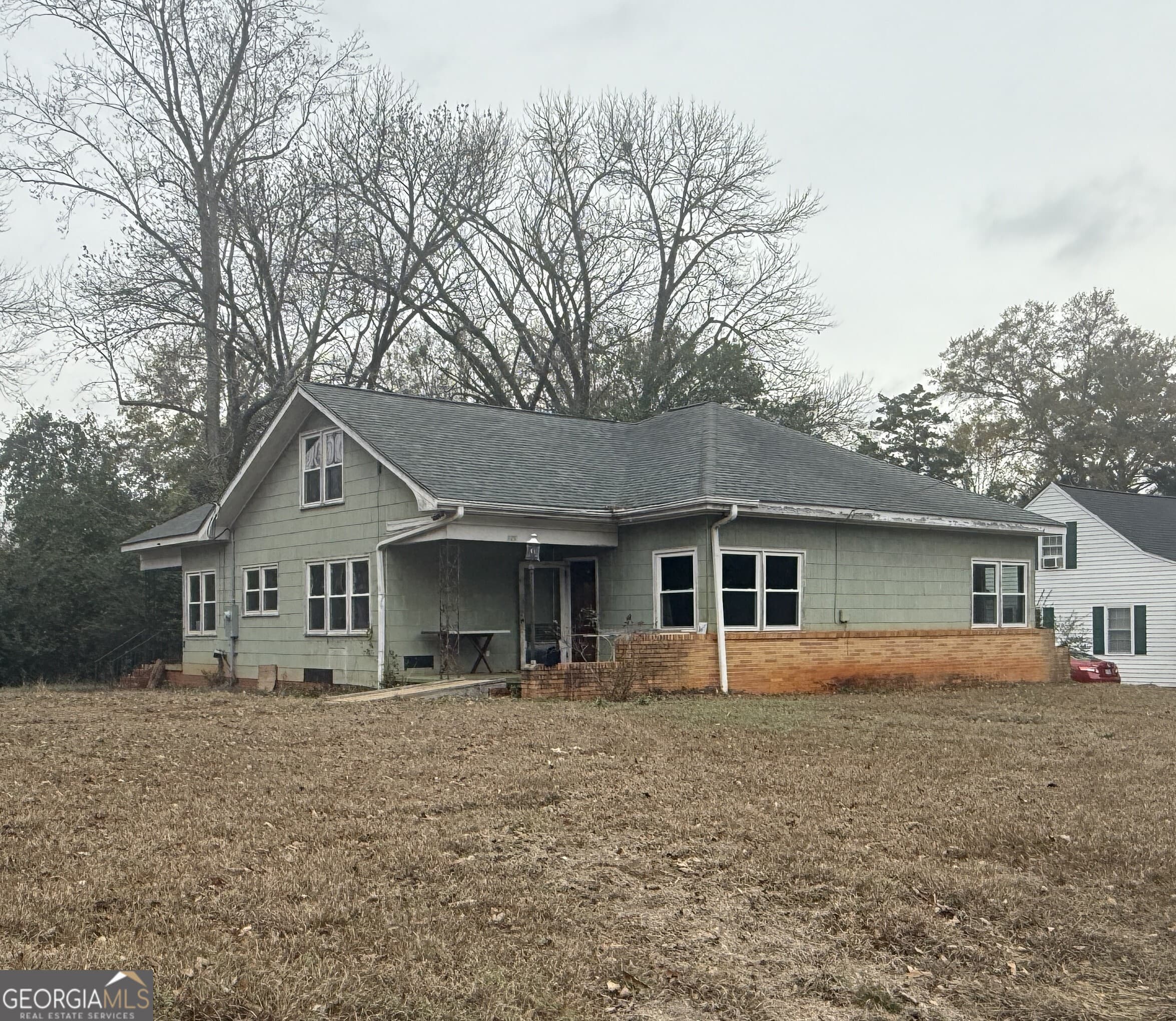 320 Jackson Ave — photo 1