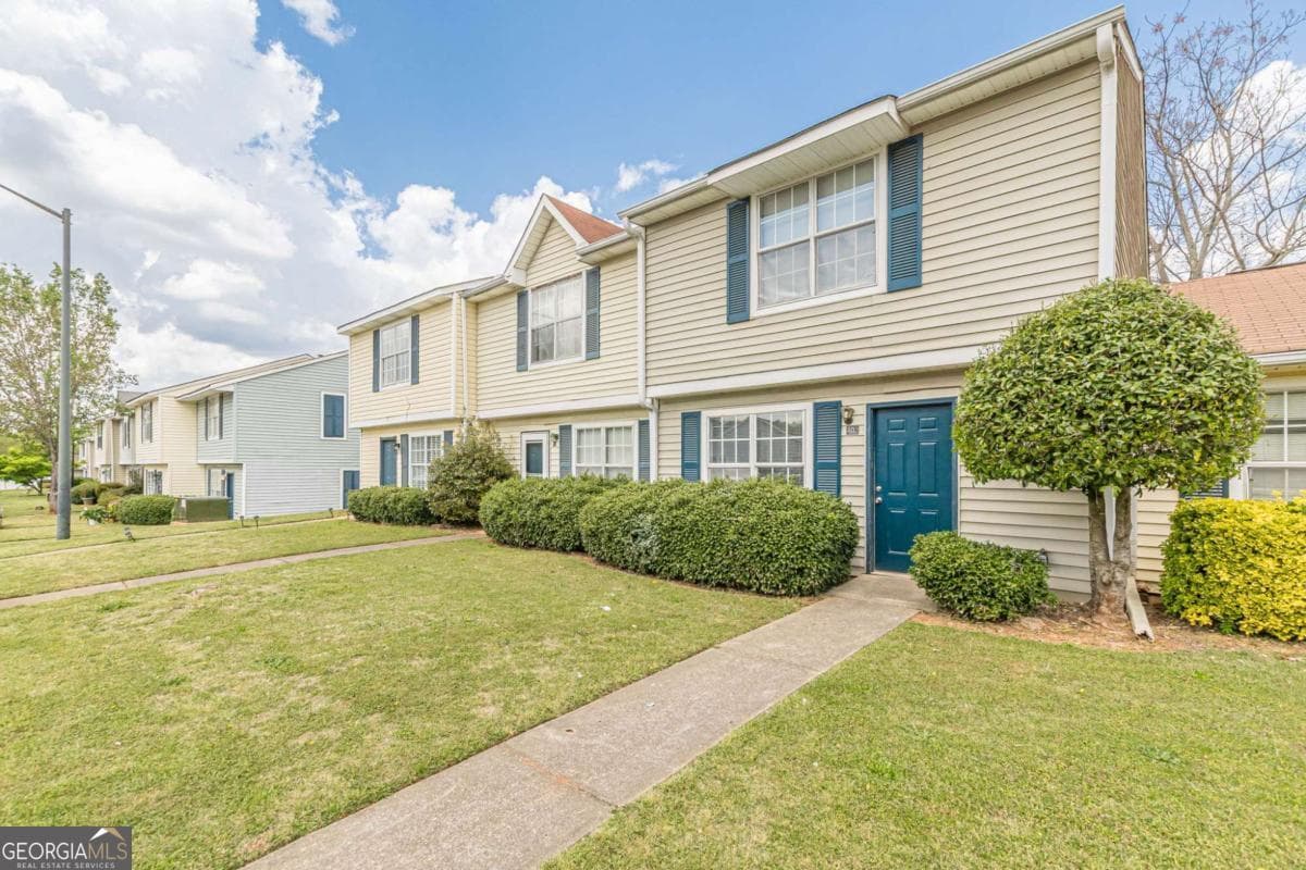 402 Bainbridge Dr — photo 2