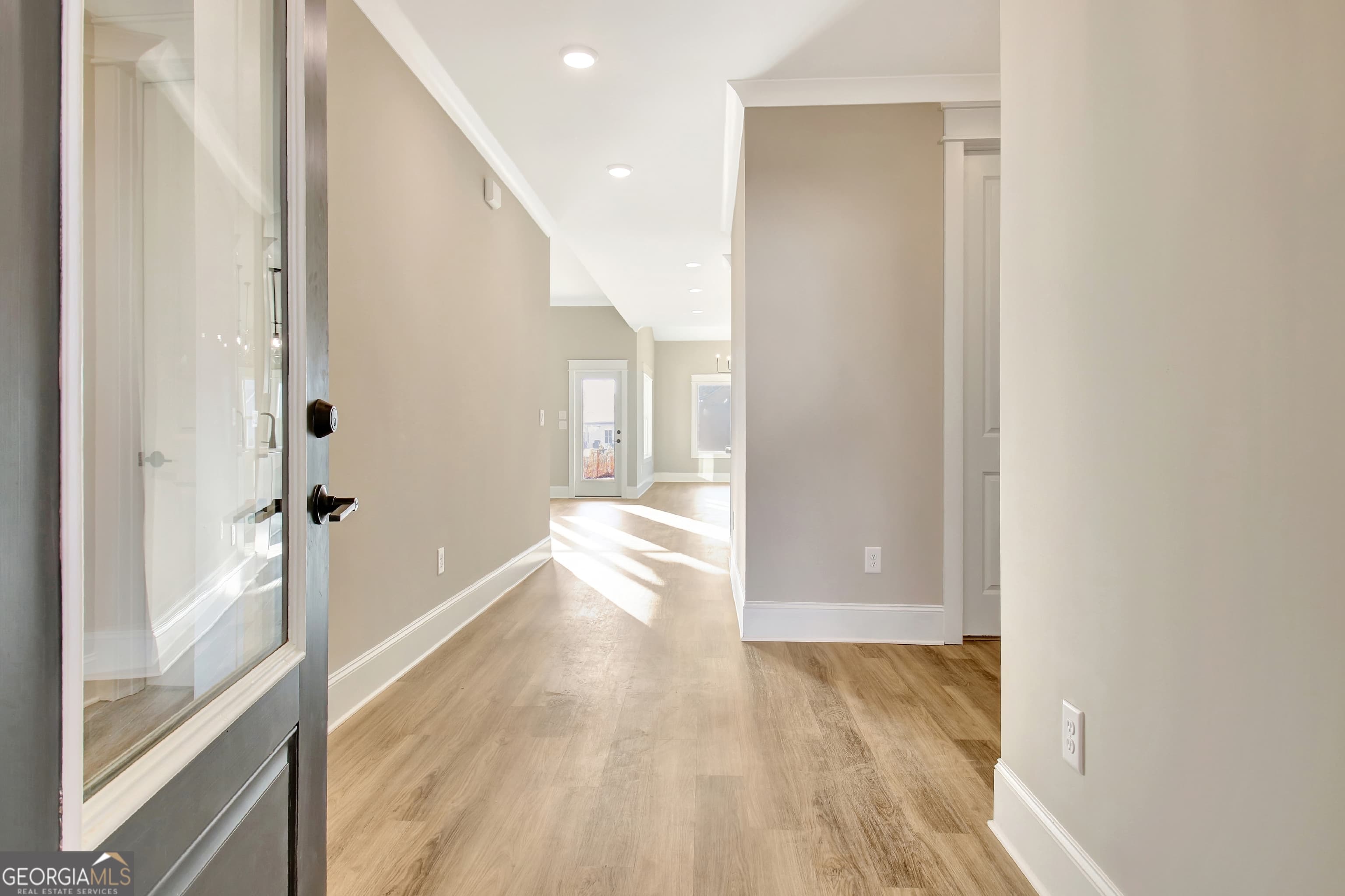 130 Redhaven Dr — photo 2