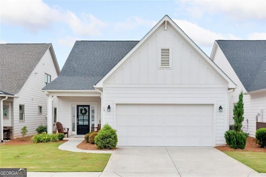 19 Grand Circle — photo 1