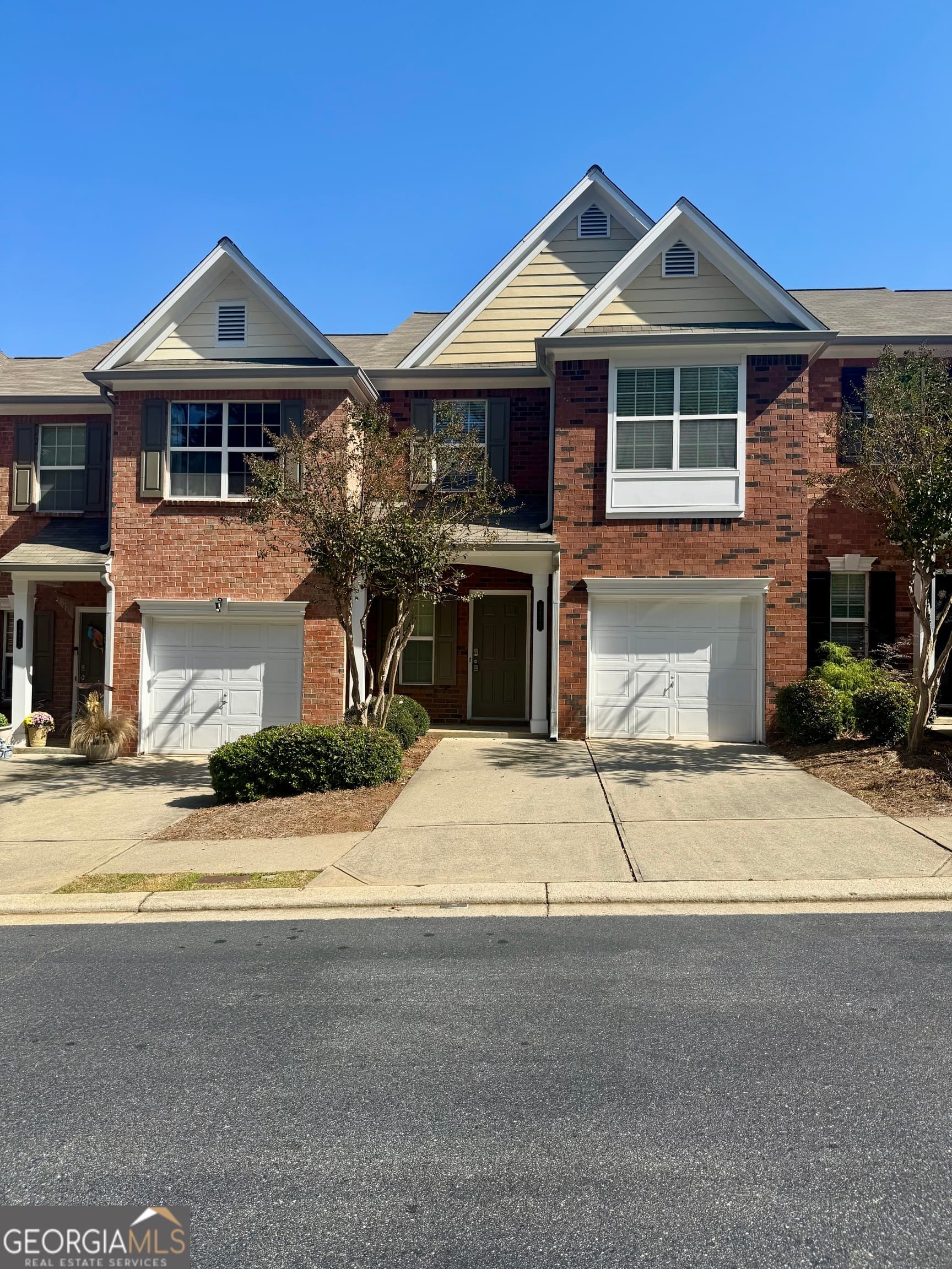 3871 Pleasant Oaks Dr — photo 2