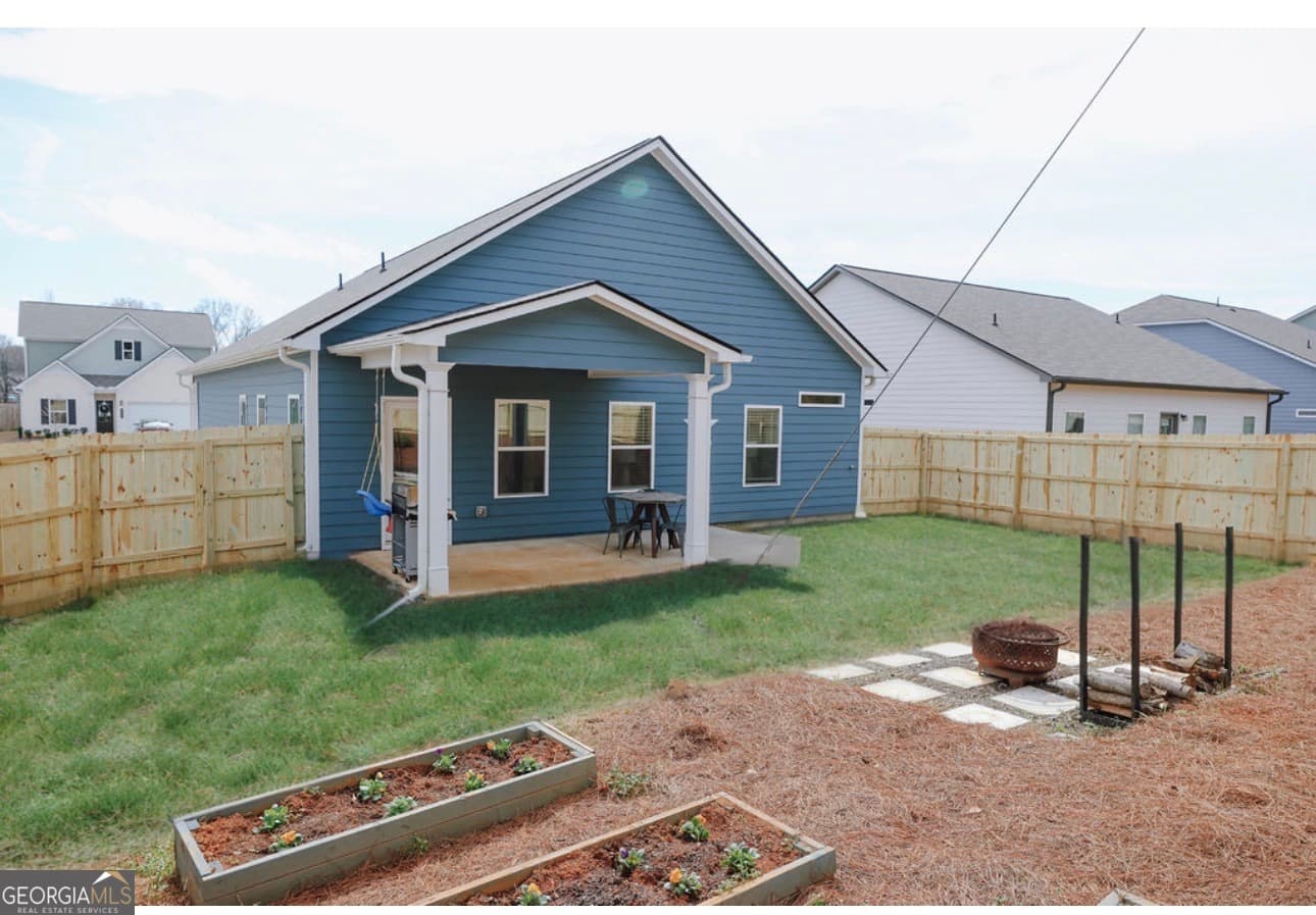 110 Marion Dr — photo 2