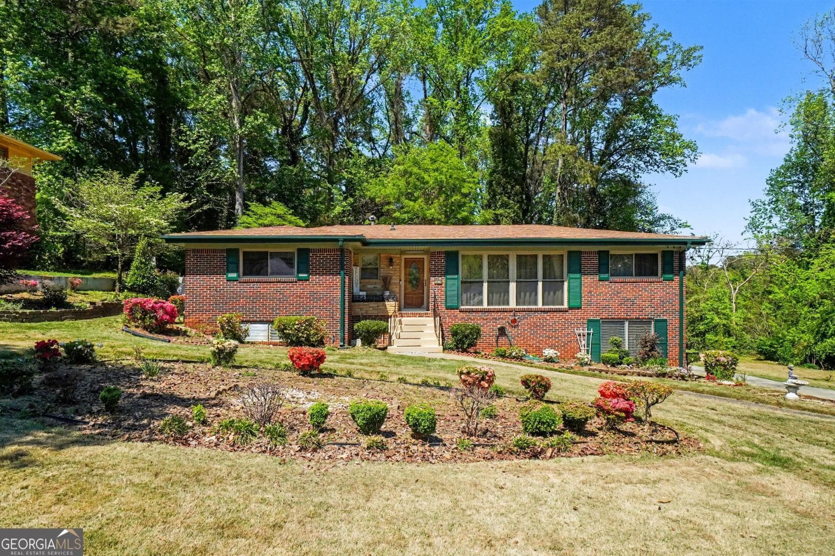 2429 Woodhill Ln — photo 1