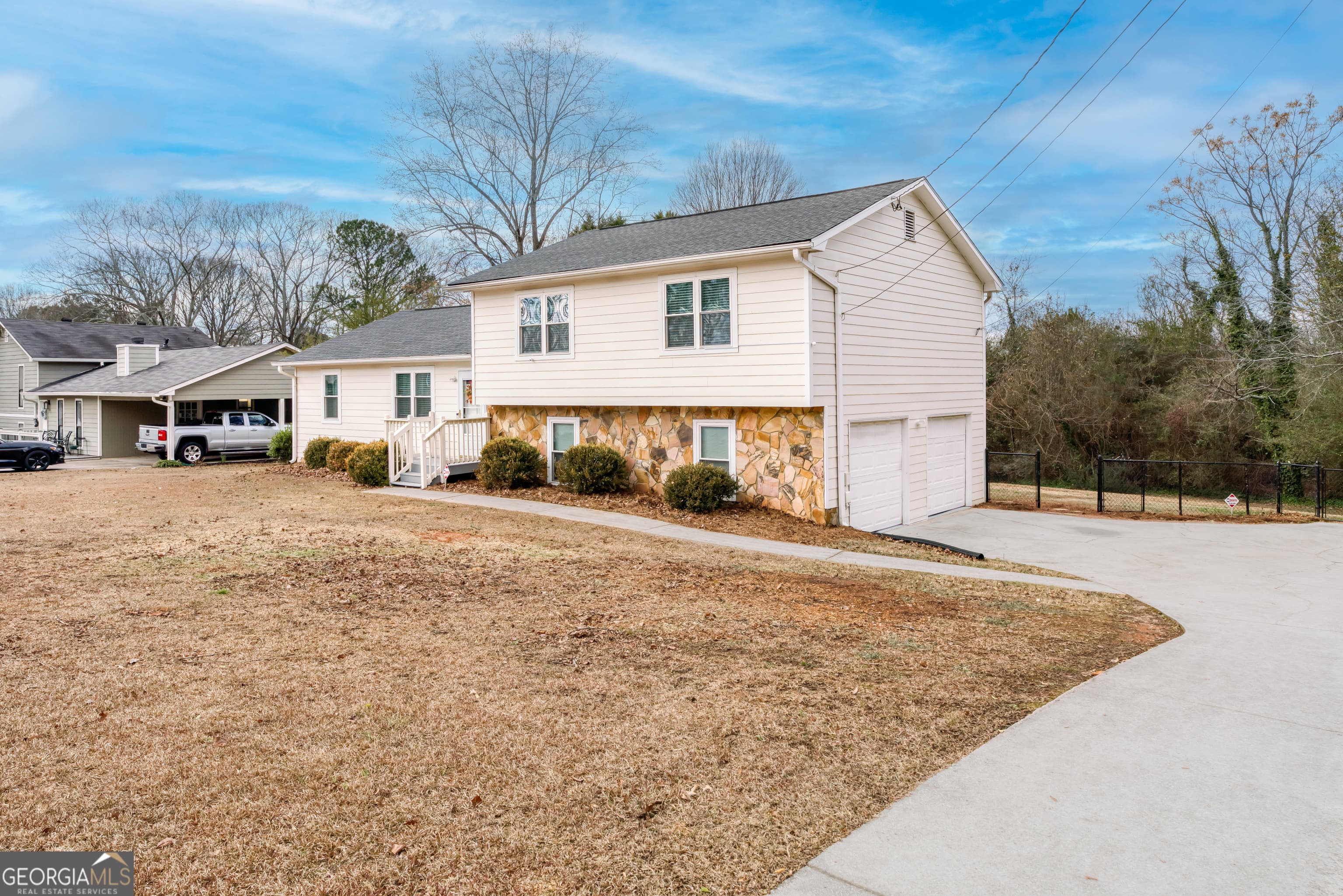 1426 Raintree Dr — photo 2