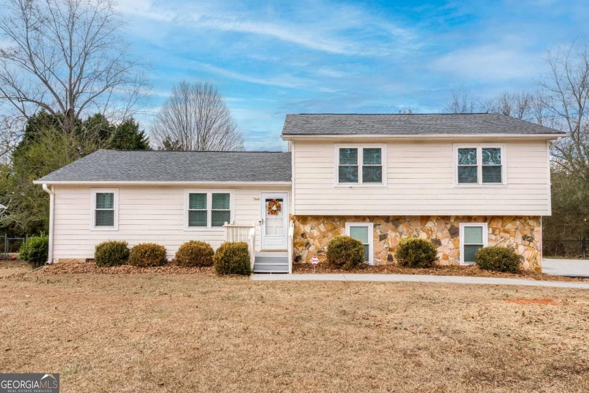 1426 Raintree Dr — photo 1