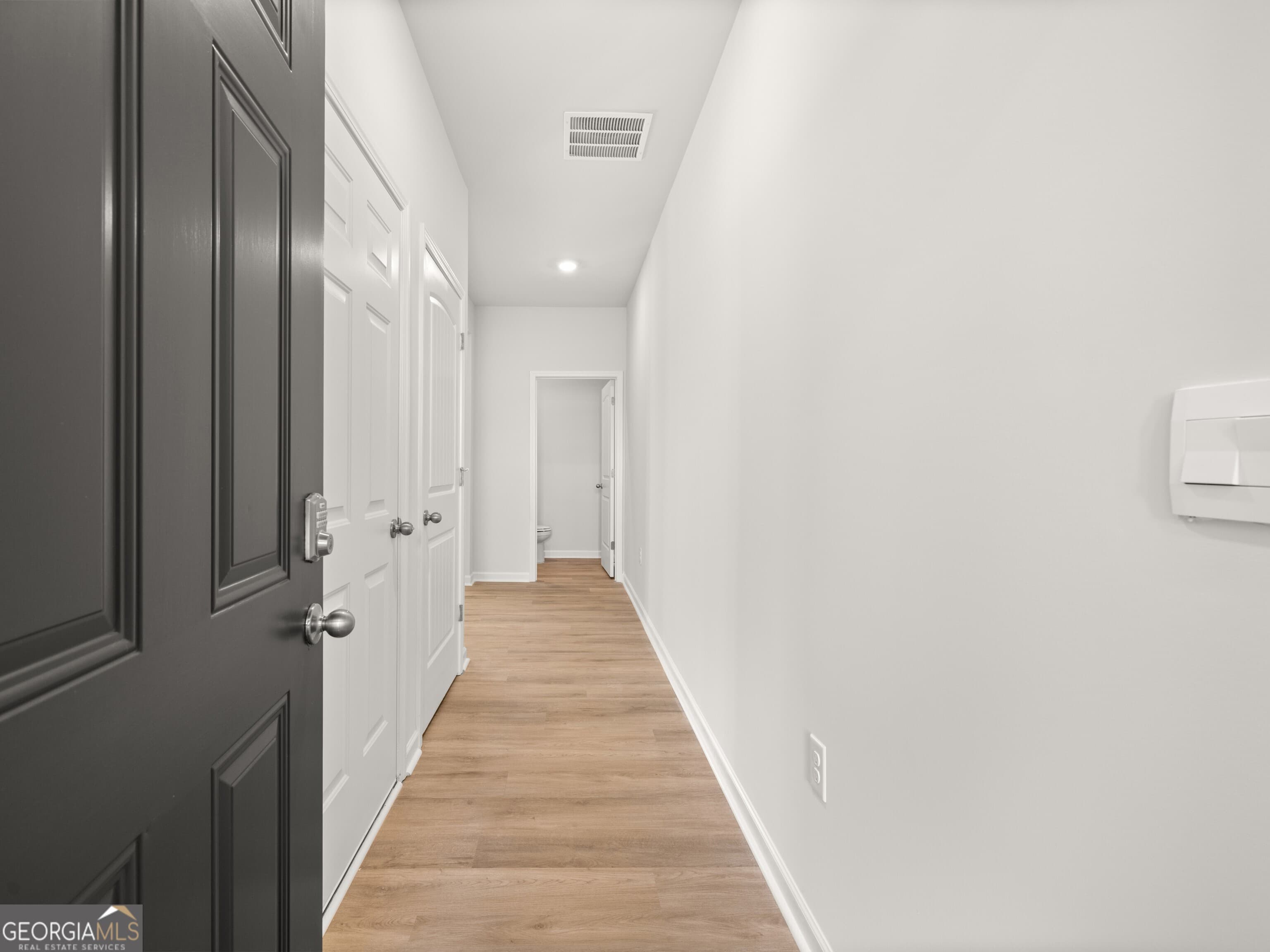 214 Deerberry Dr — photo 2