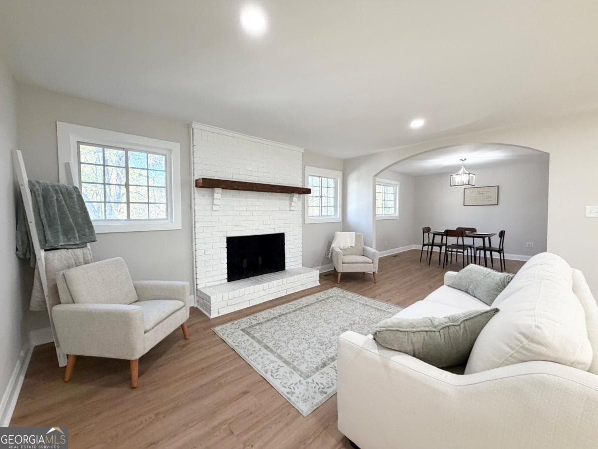 2415 Wales Dr — photo 2