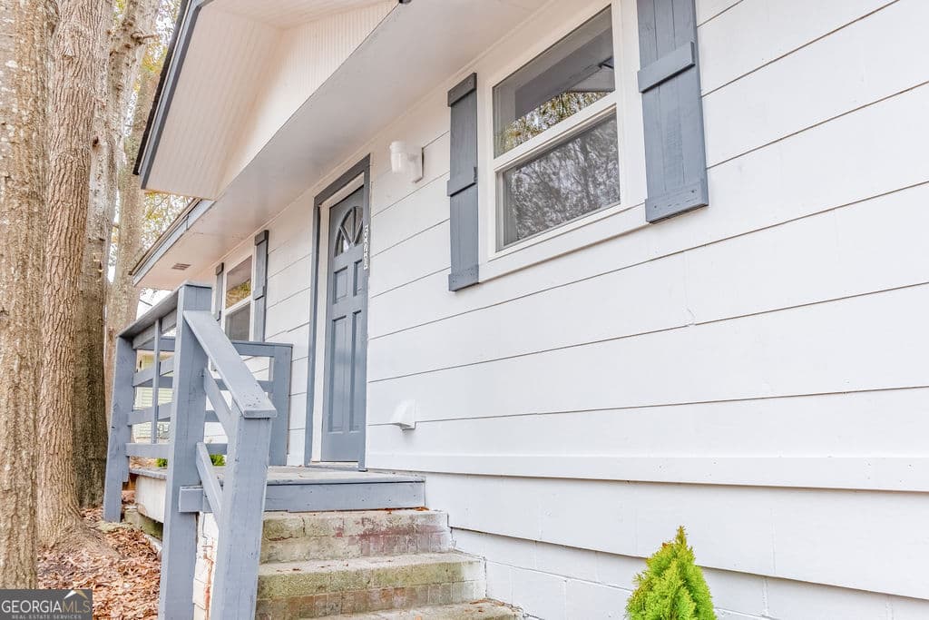 80 Menefee St — photo 2