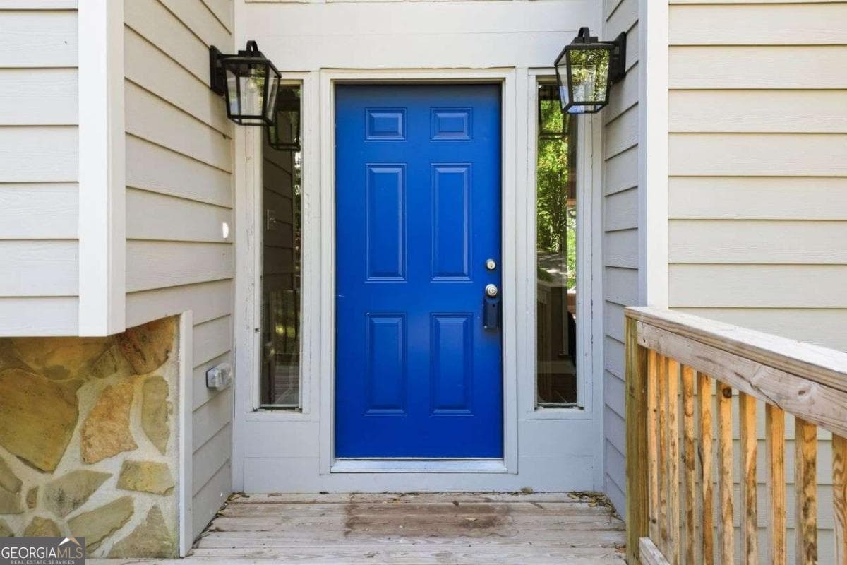 6870 Creekwood Dr — photo 2