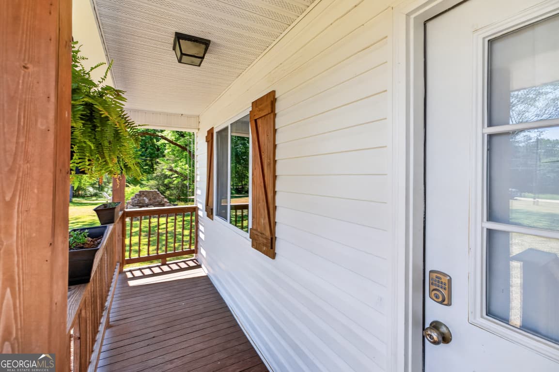 3696 Crabapple Hollow Rd — photo 2