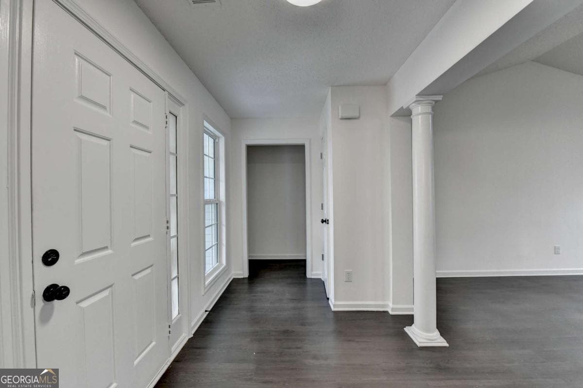 1703 Bismarck Circle — photo 2