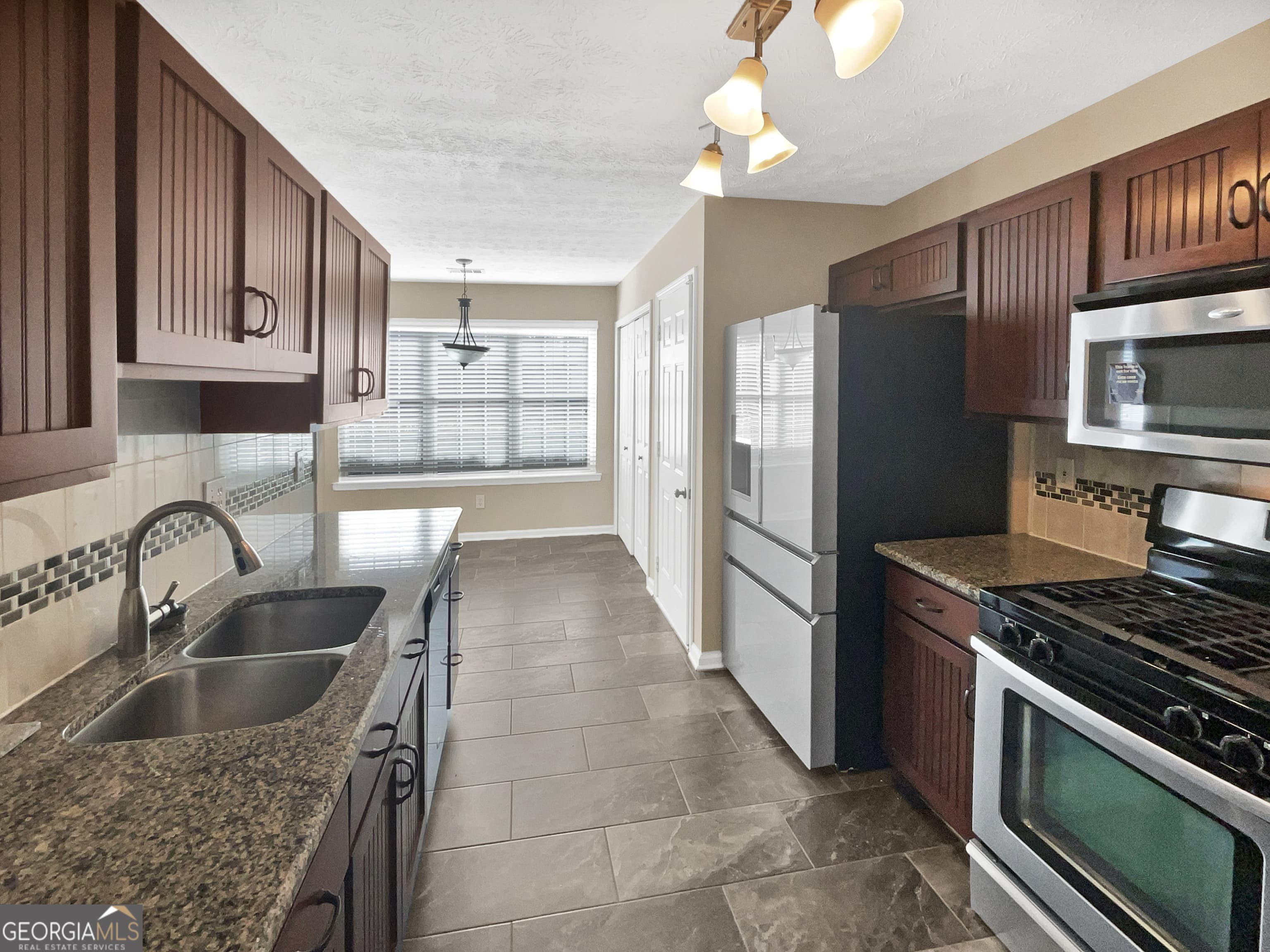 2905 Steadman Sw Valley — photo 2