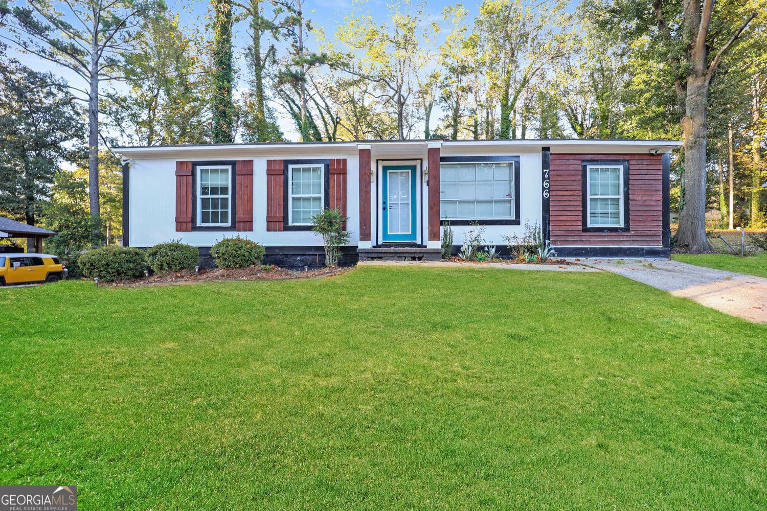 766 Cascade Dr — photo 1