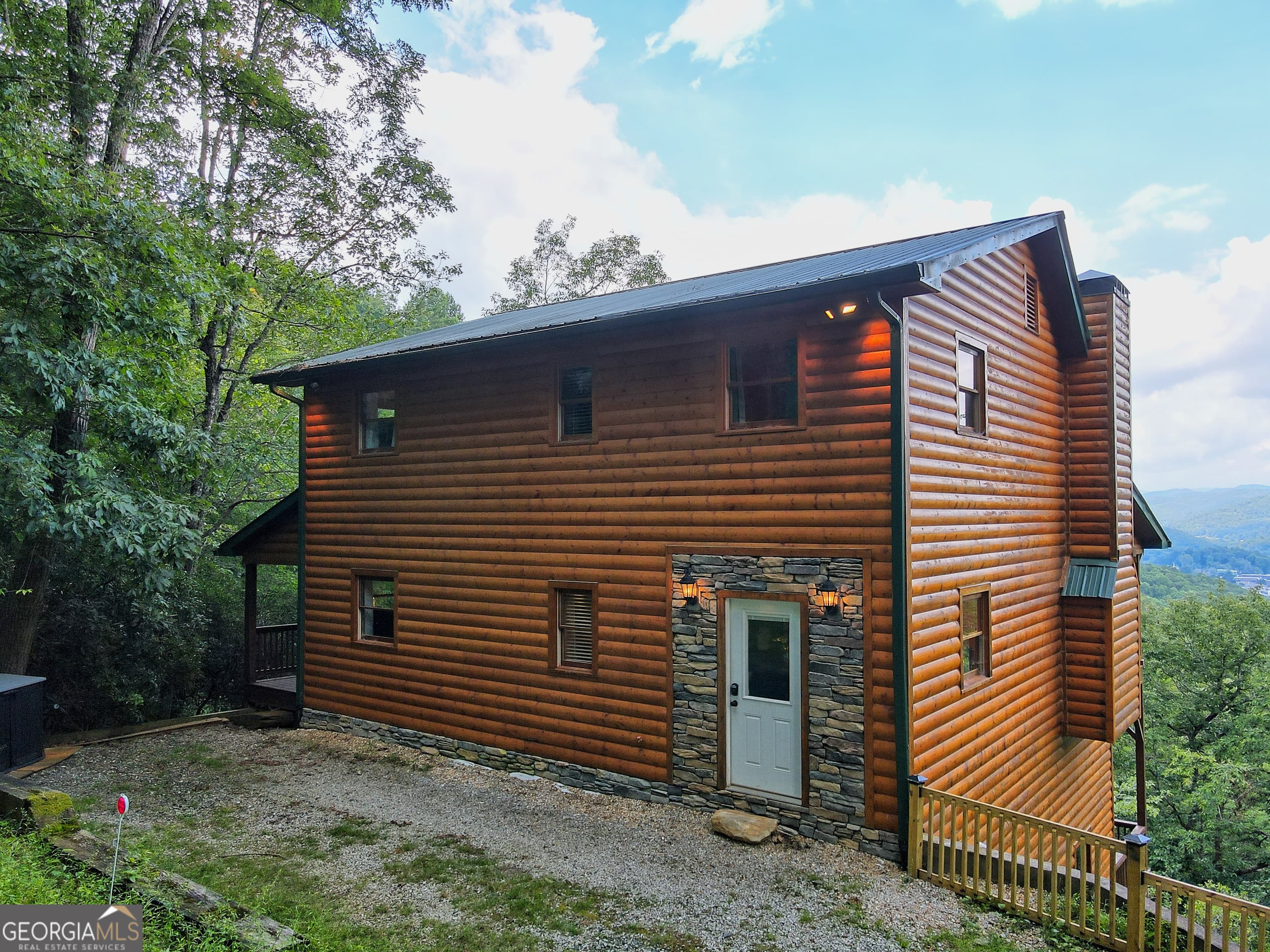 672 Screamer Dr — photo 2