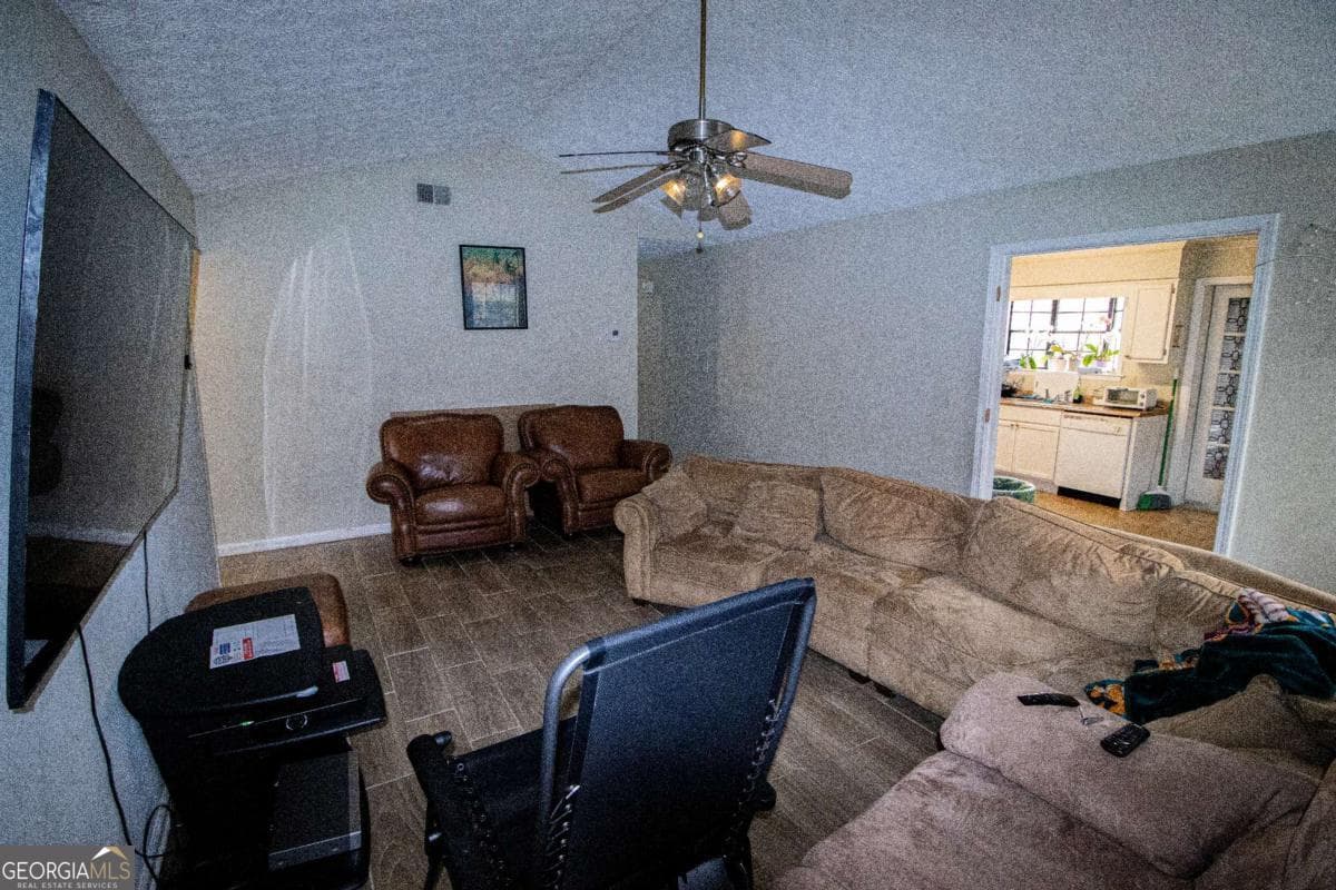 2496 Redfield Dr — photo 2