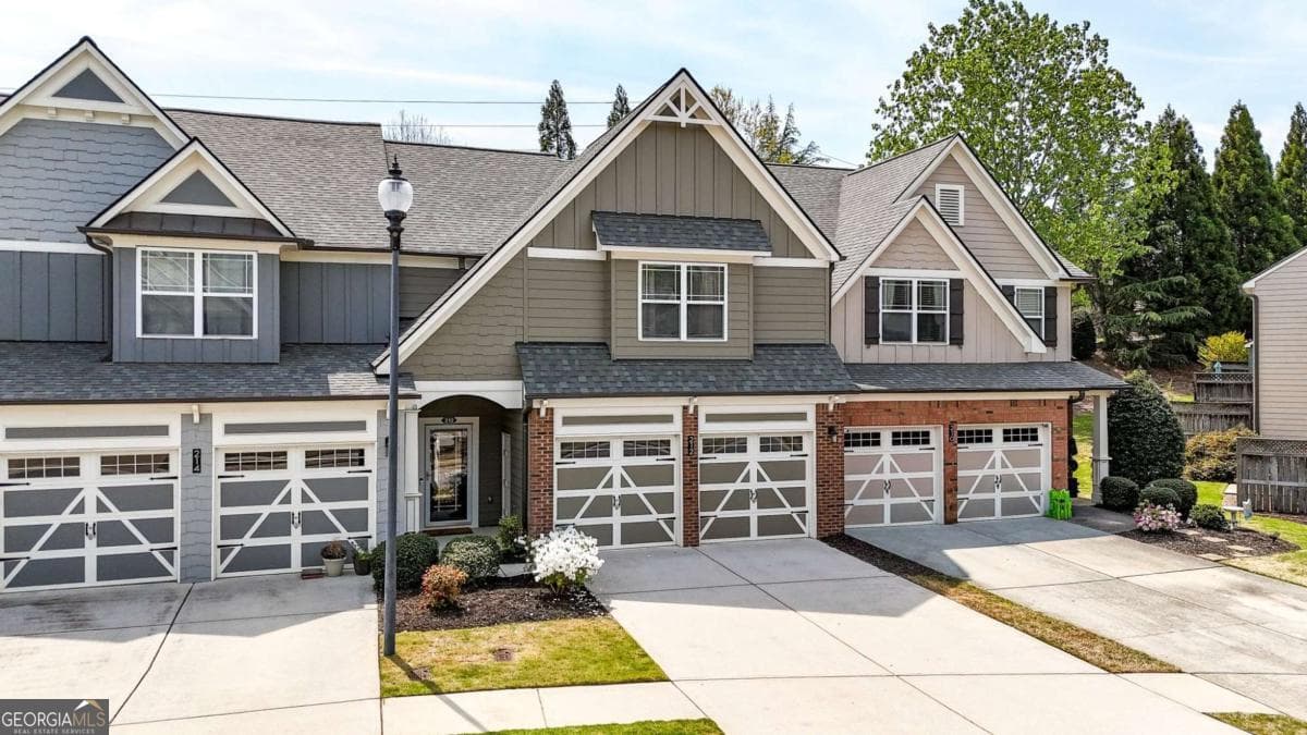 212 Stone Park Dr — photo 1