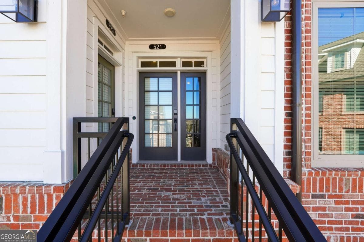 521 Burton Dr — photo 2