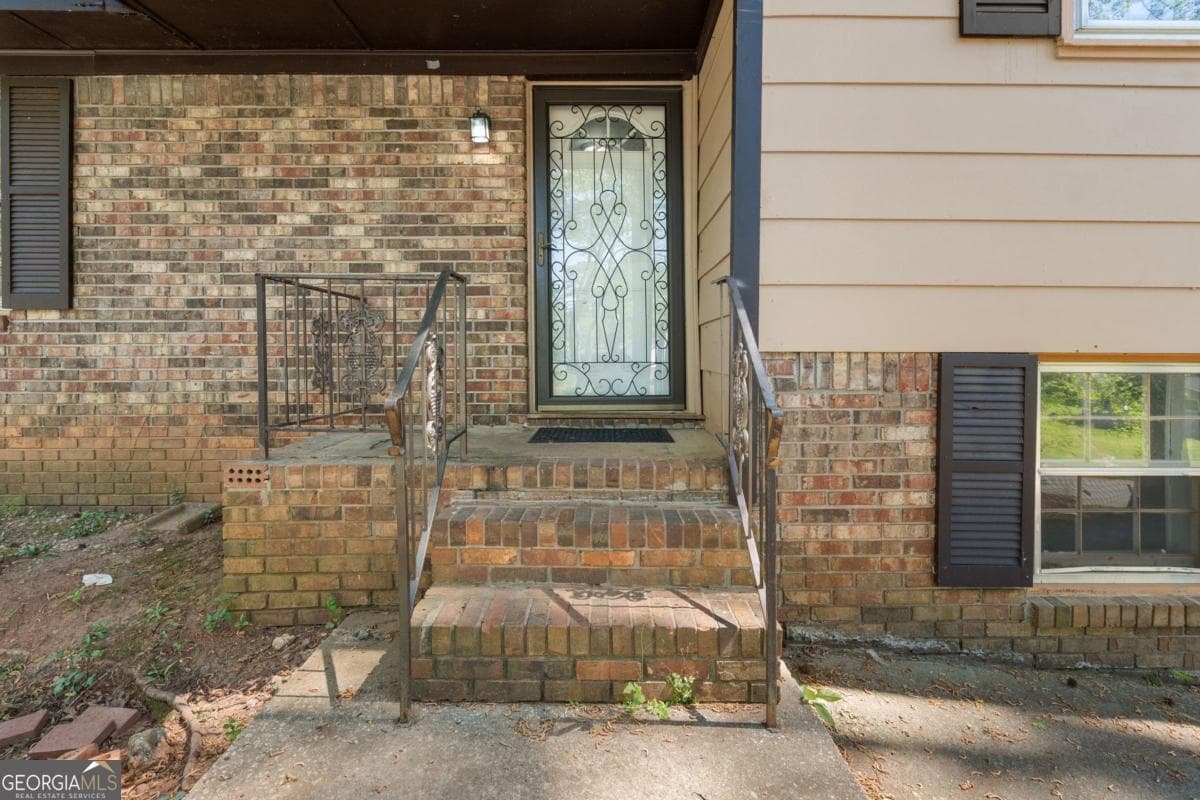 2159 Chestnut Log Dr — photo 2