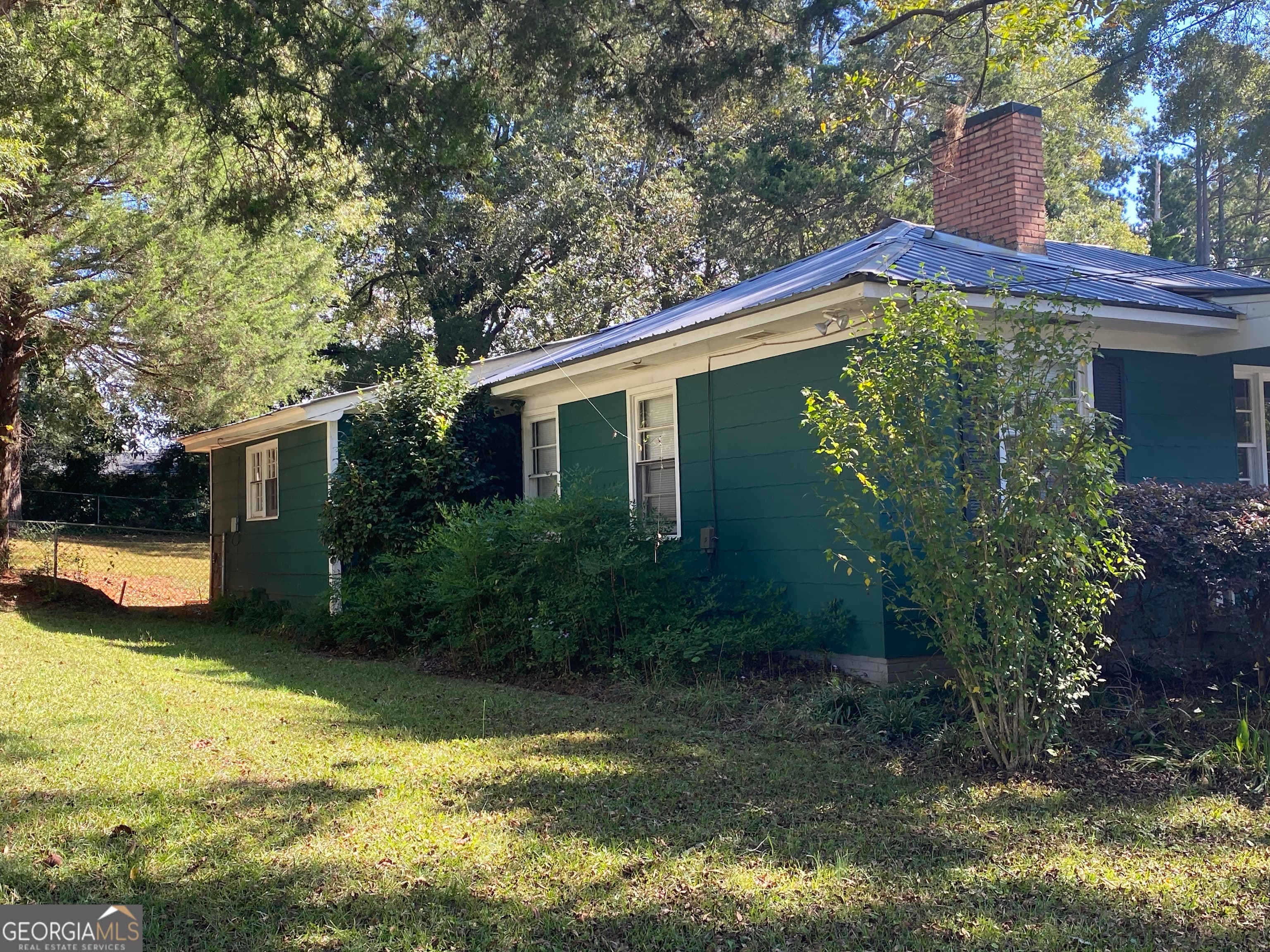 118 Glen Iris Dr — photo 2