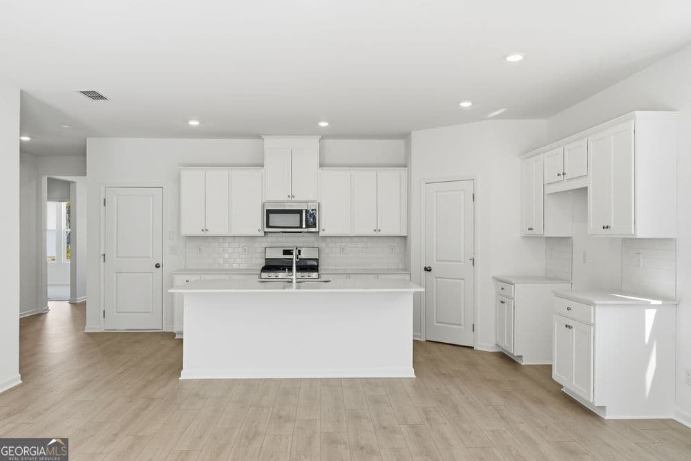 218 Groveton Ct — photo 2