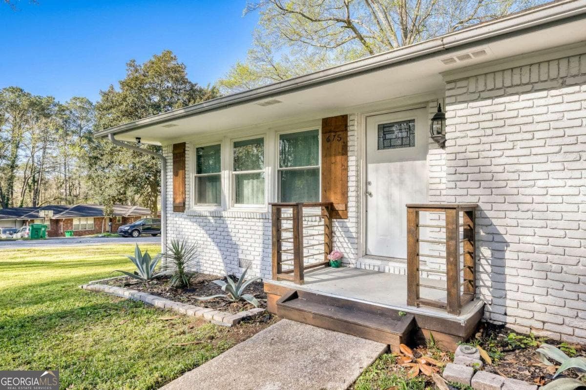 675 Collingwood Dr — photo 1