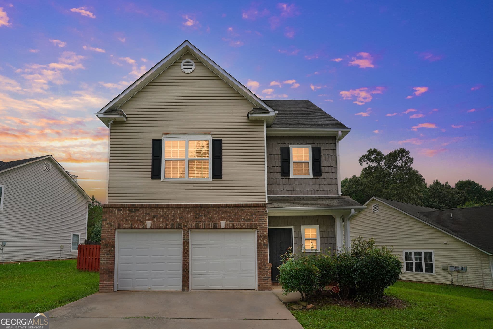 2446 Garnet Ave — photo 2