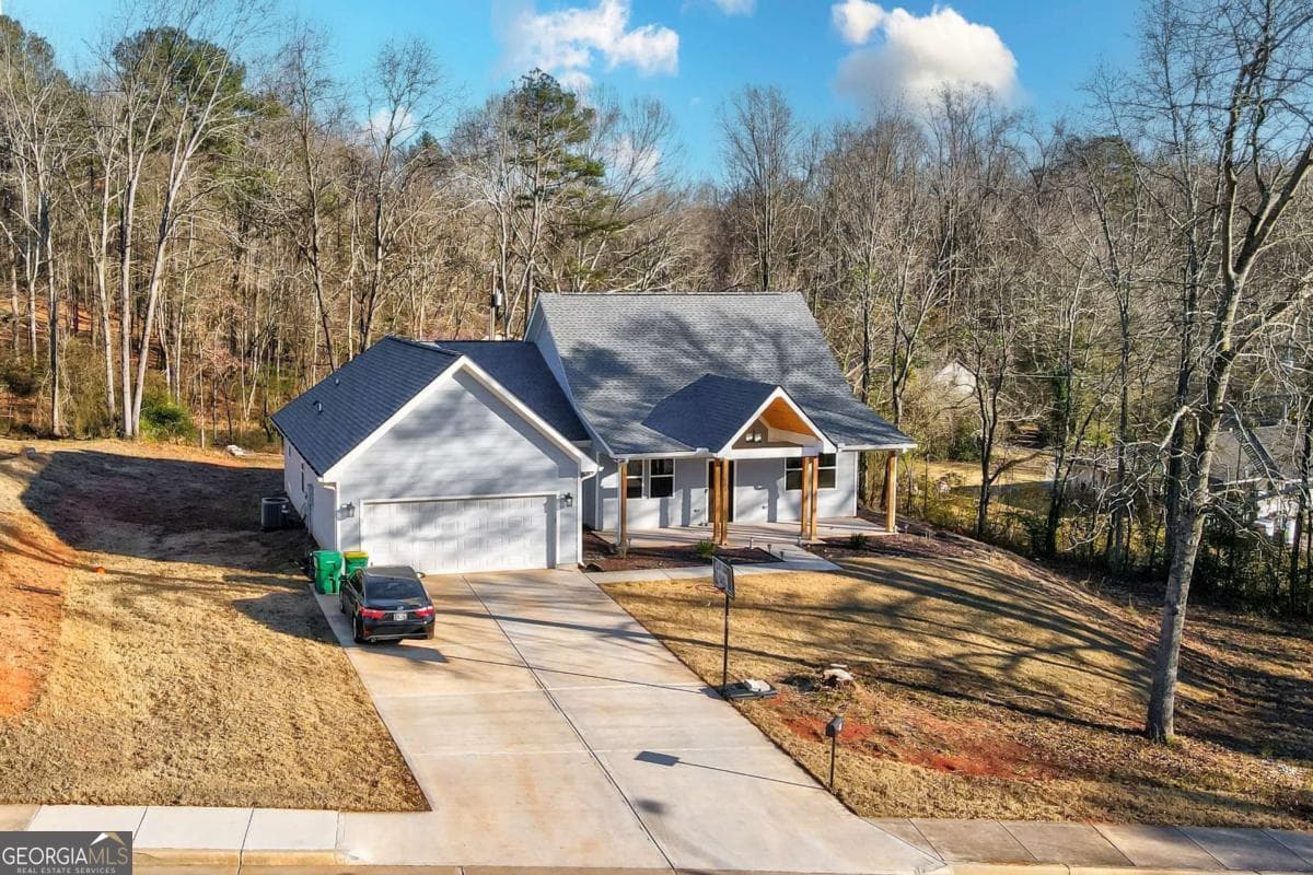 567 M L King Jr Dr — photo 1