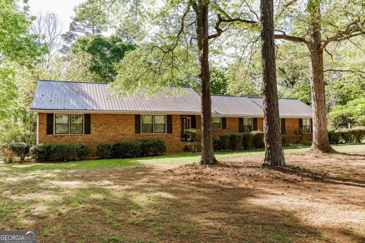 980 Morton Rd — photo 1