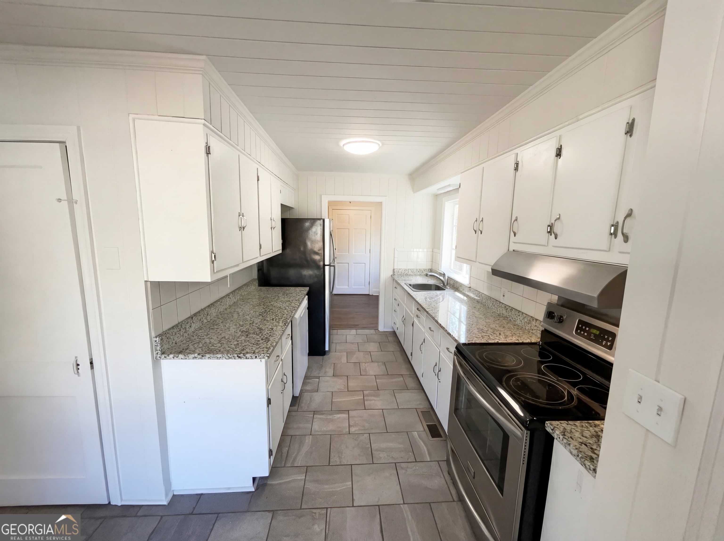 310 Terrace St — photo 2