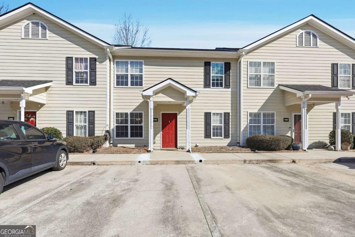 1195 Riverside Terrace — photo 2