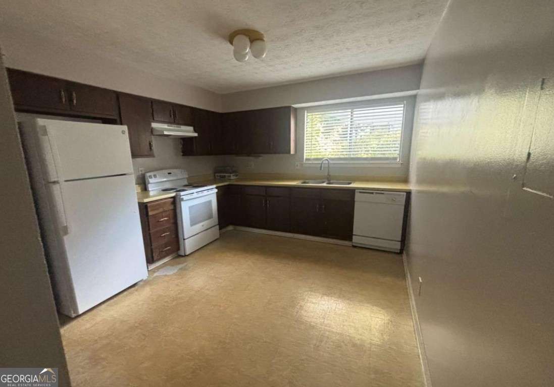 8569 Creekwood Way — photo 2