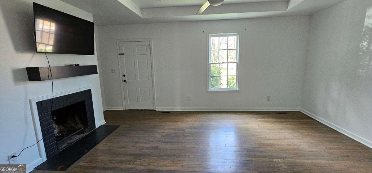 3198 Oakdale Rd — photo 2