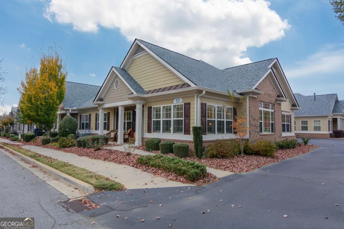 910 Brook Knoll Ln — photo 2