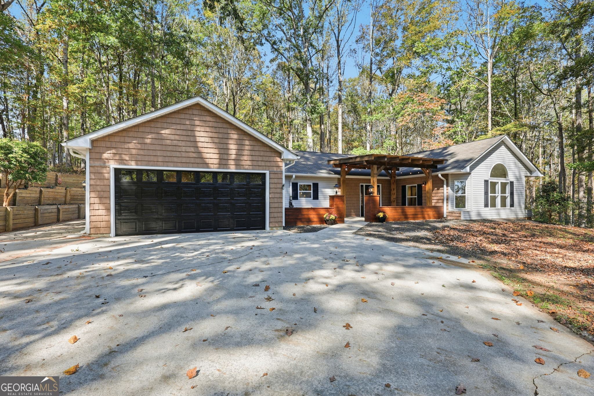 257 Lake Pl Dr — photo 2