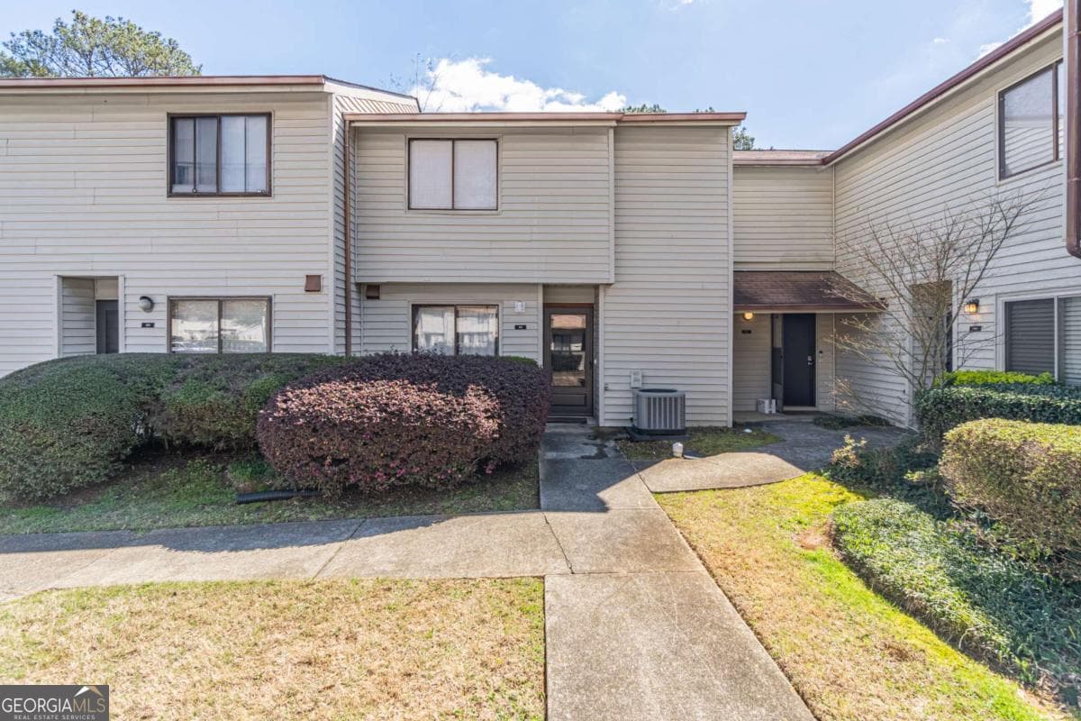 1012 Country Ct — photo 1