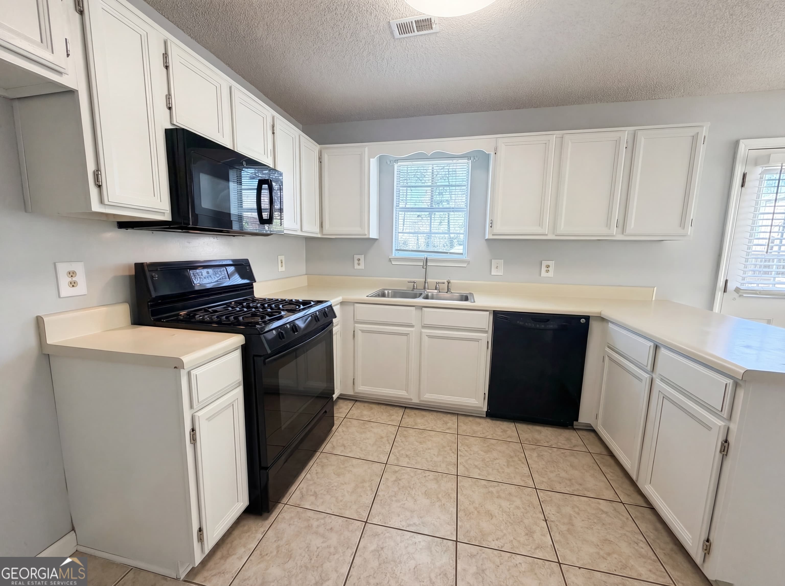 1390 Chapel Hill Sw Ln — photo 2