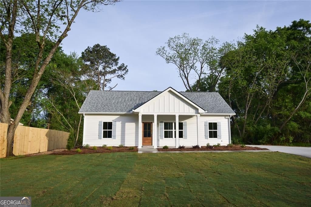 1070 Moreland Dr — photo 1