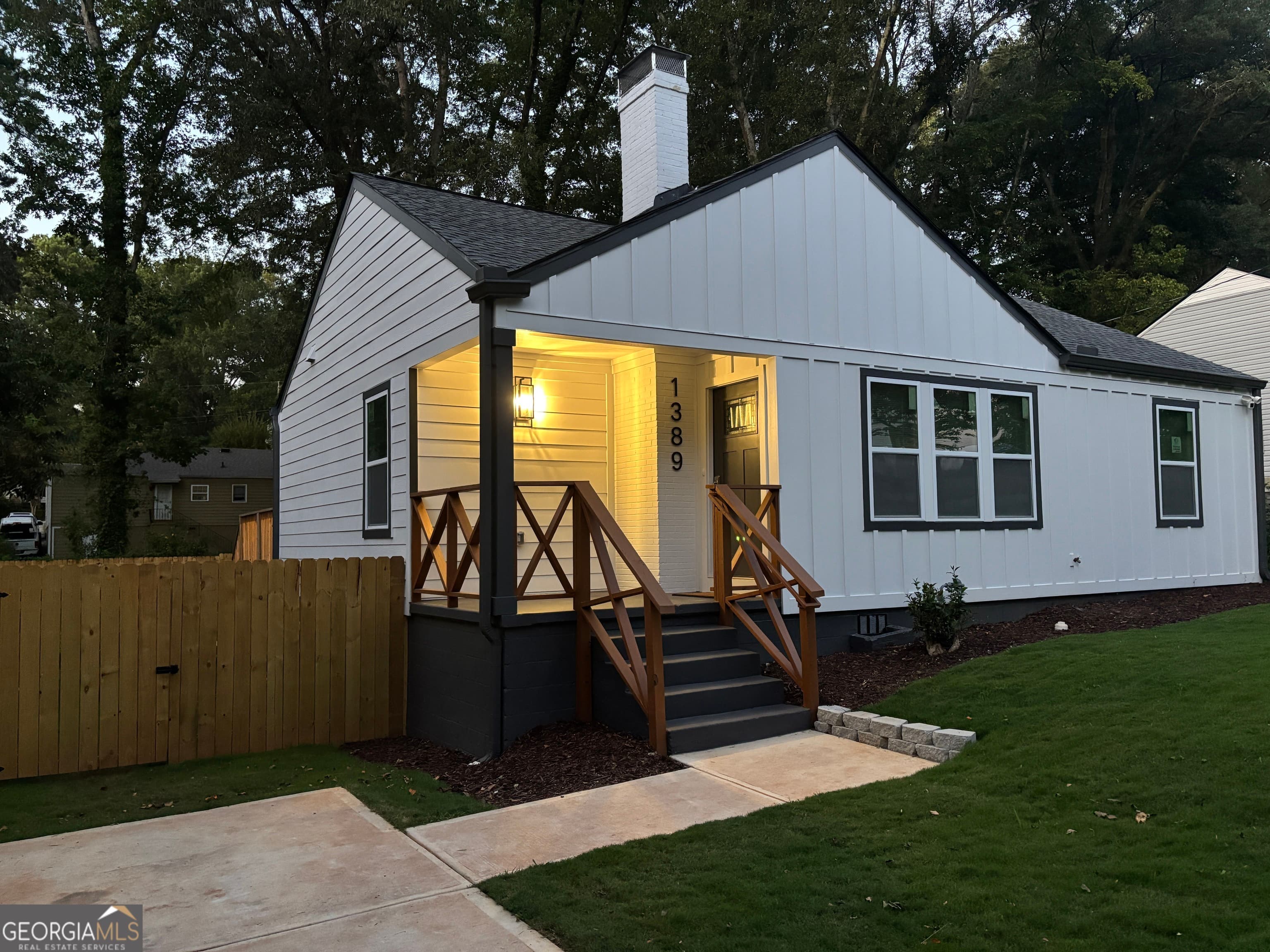 1389 Lanvale Sw Dr — photo 2