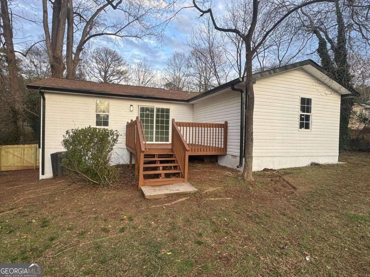 1753 Lee St — photo 17