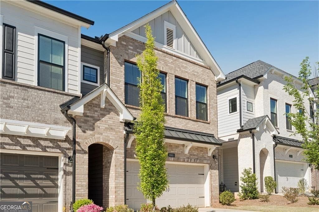 1060 Harper Dr — photo 2