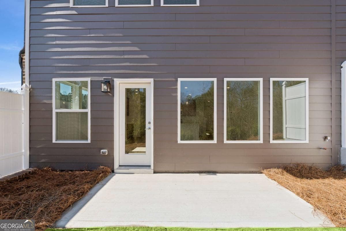 442 Laurelwood Ln — photo 2