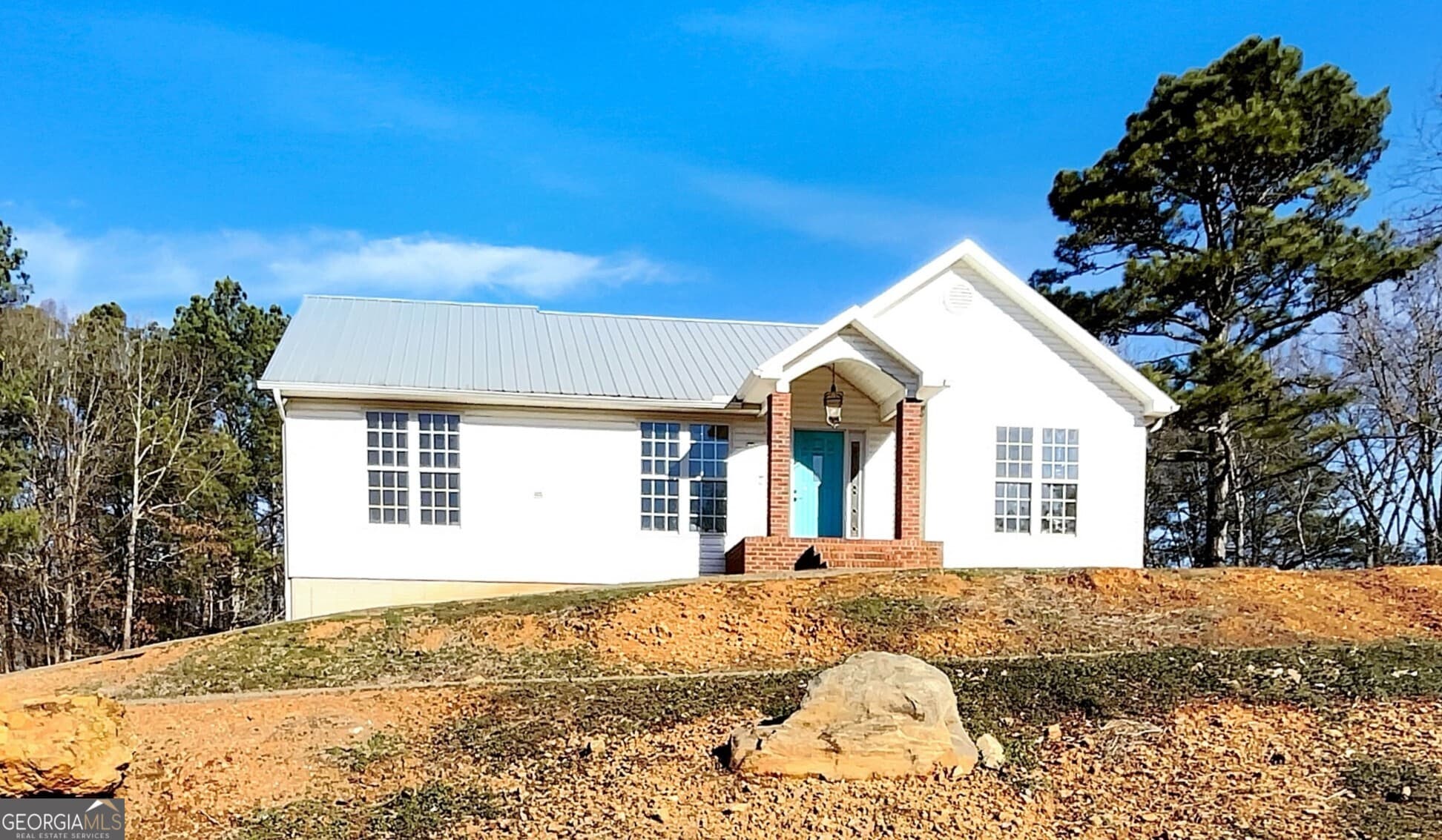 2 Mallory Dr — photo 1