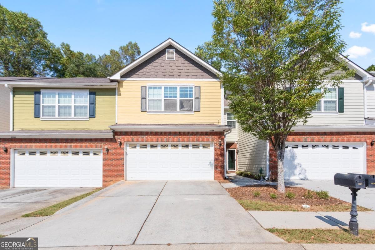 1126 Treymont Ln — photo 1