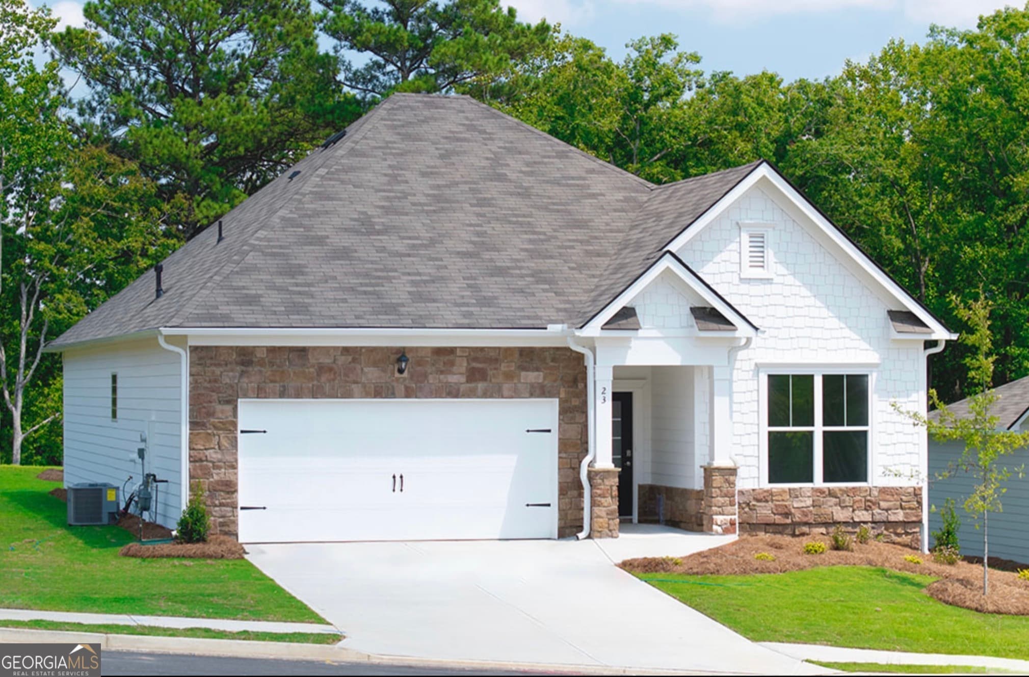 11 Majestic Oak Circle — photo 2