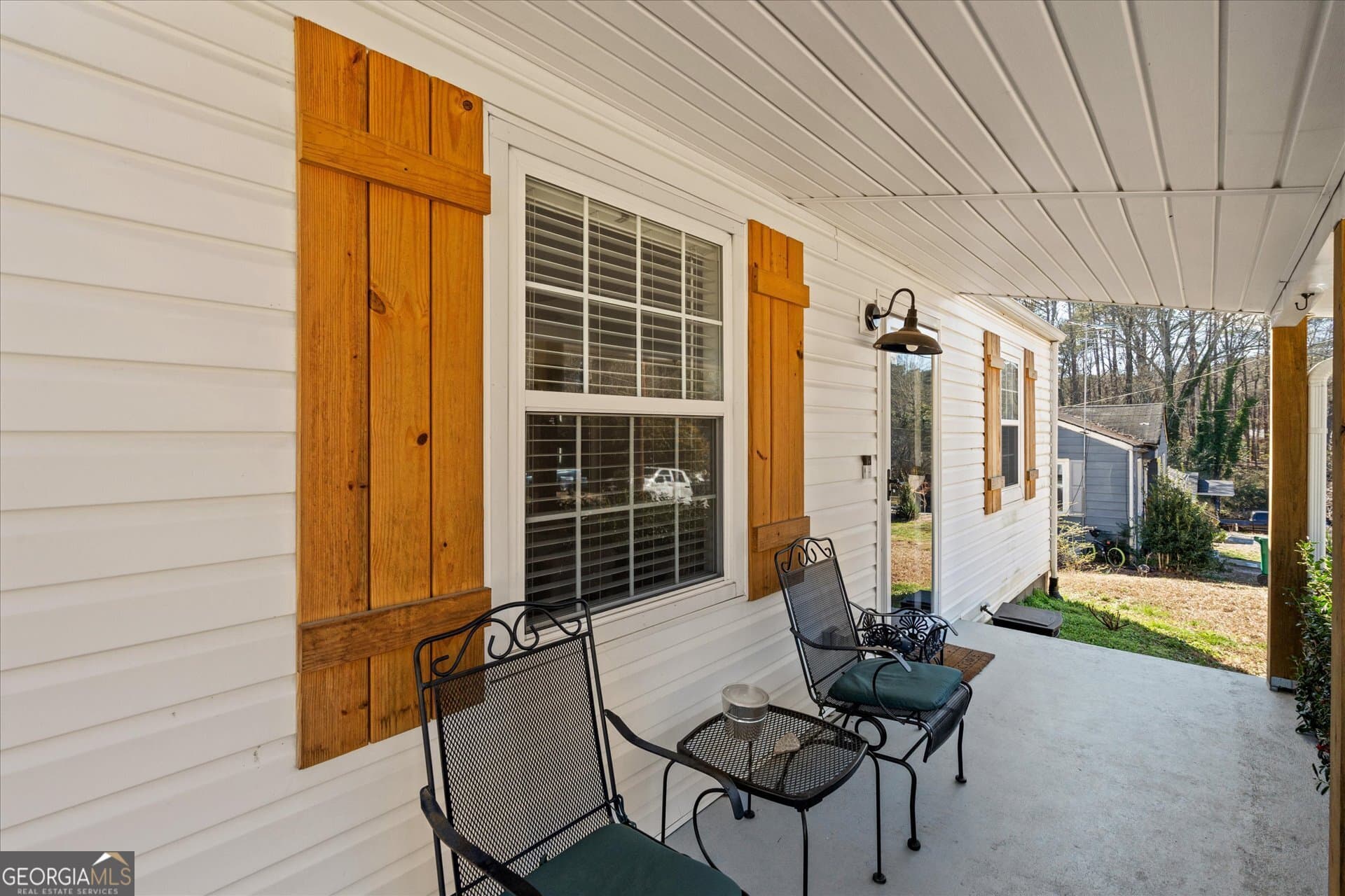 120 Adamson Dr — photo 2