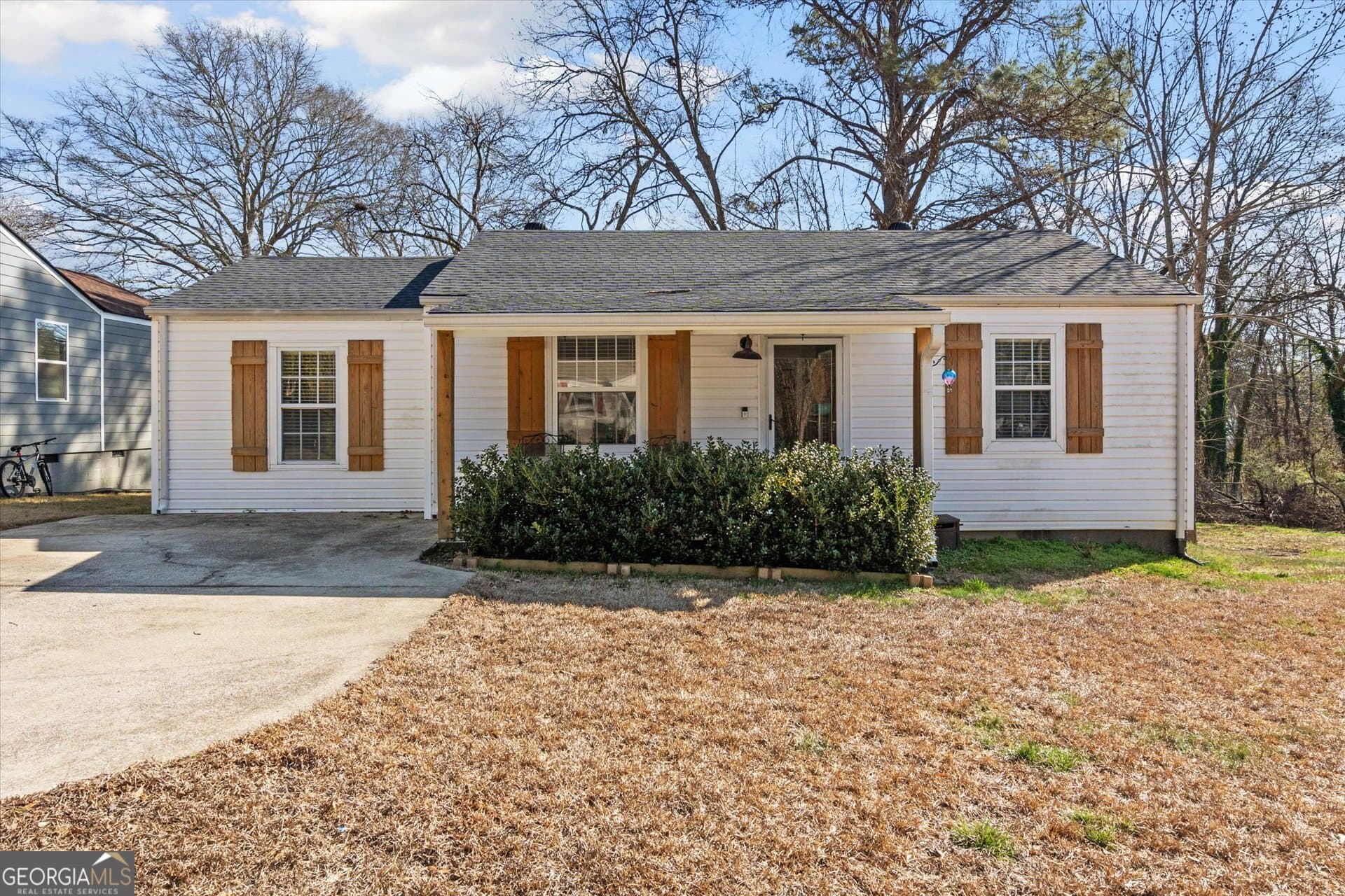 120 Adamson Dr — photo 1