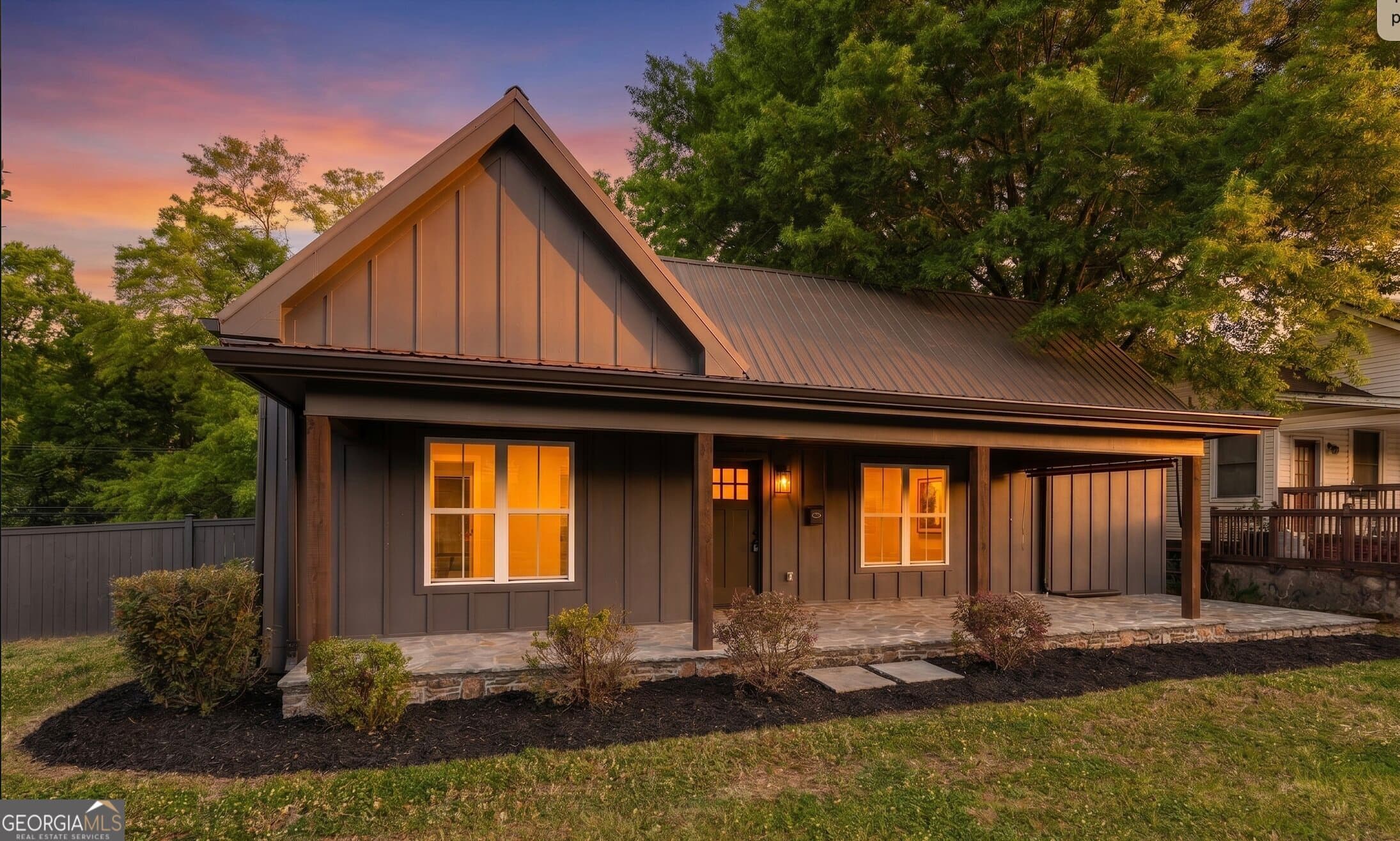 212 Hamilton Ave — photo 1