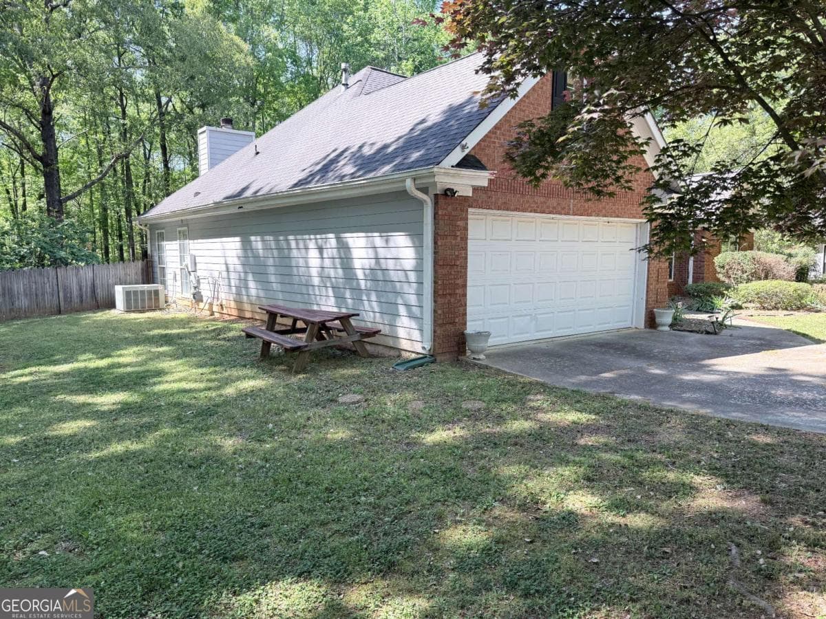 170 Gibson Way — photo 2