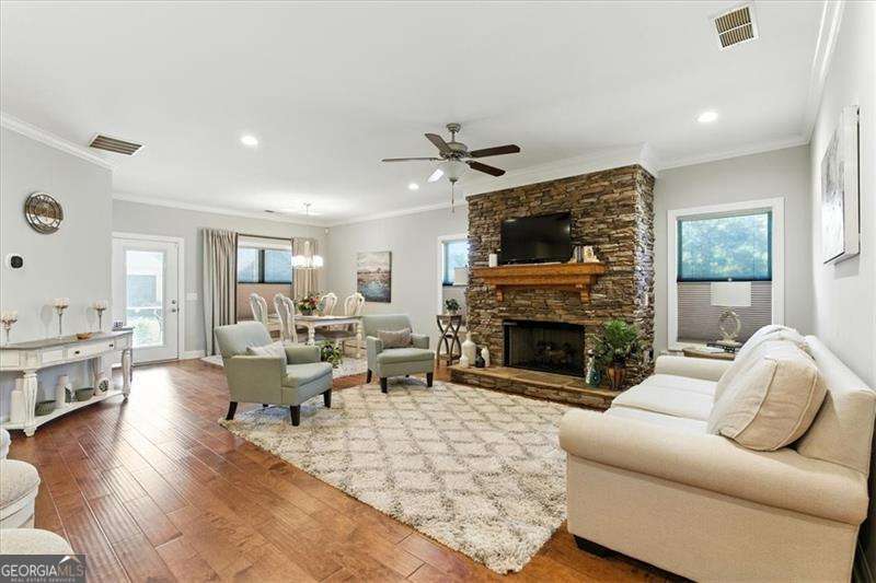 3047 Patriot Sw Square — photo 1