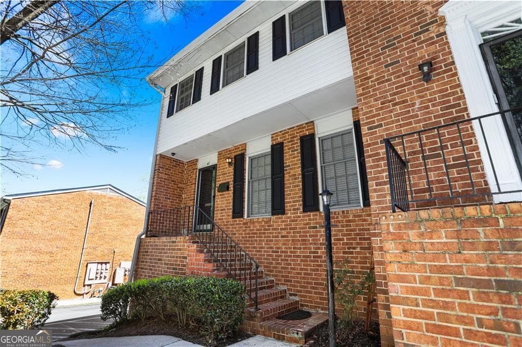 6520 Roswell Rd 47 — photo 1